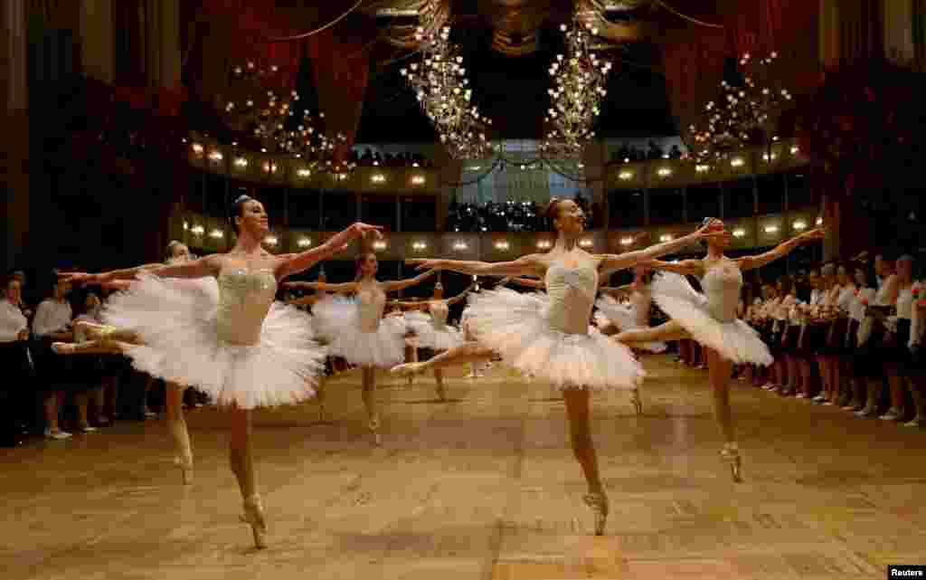 Dancers of the Wiener Staatsballett (state ballet) perform during a dress rehearsal for the traditional Opera Ball in Vienna, Austria, Feb. 27, 2019.