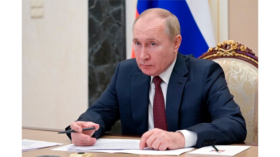 El presidente ruso, Vladimir Putin, asiste a una reunión del gabinete a través de una videoconferencia en el Kremlin en Moscú, Rusia, el 12 de enero de 2022.