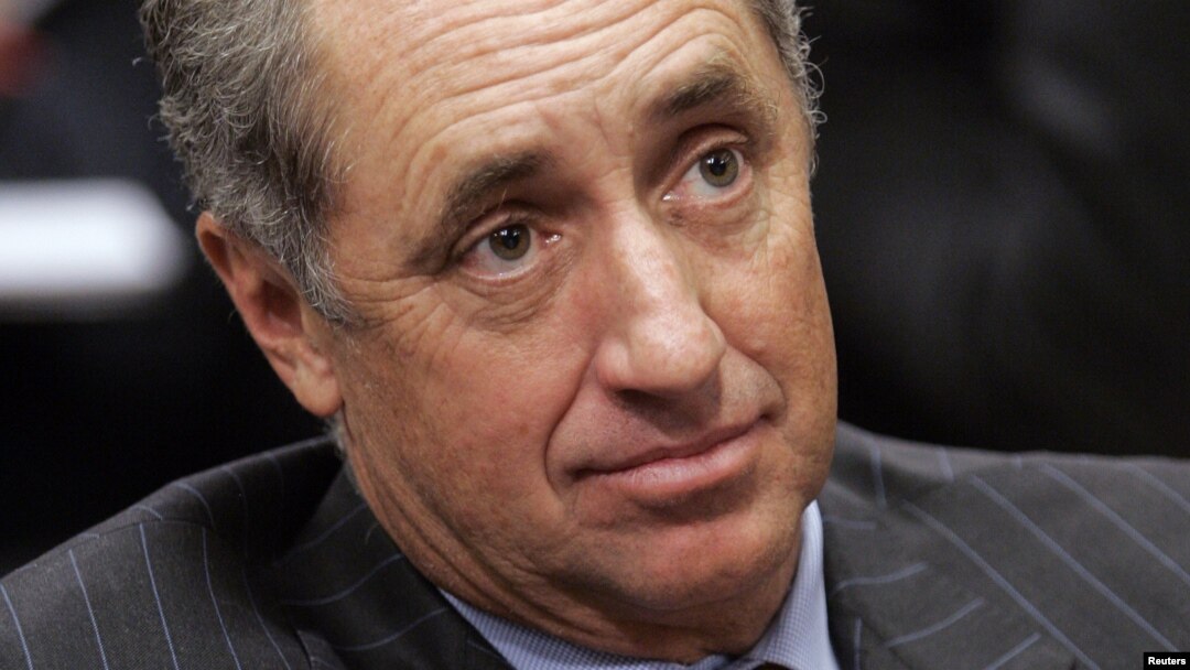 American sports writer Rick Reilly