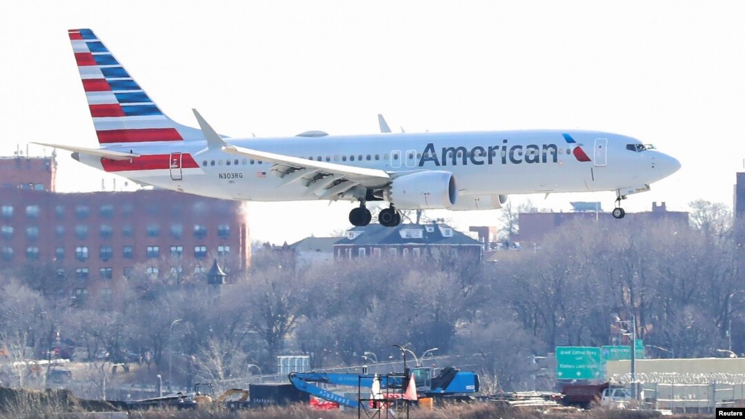 美國航空公司的一家波音737 MAX 8飛機從紐約拉瓜迪亞機場起飛（2019年3月12日）