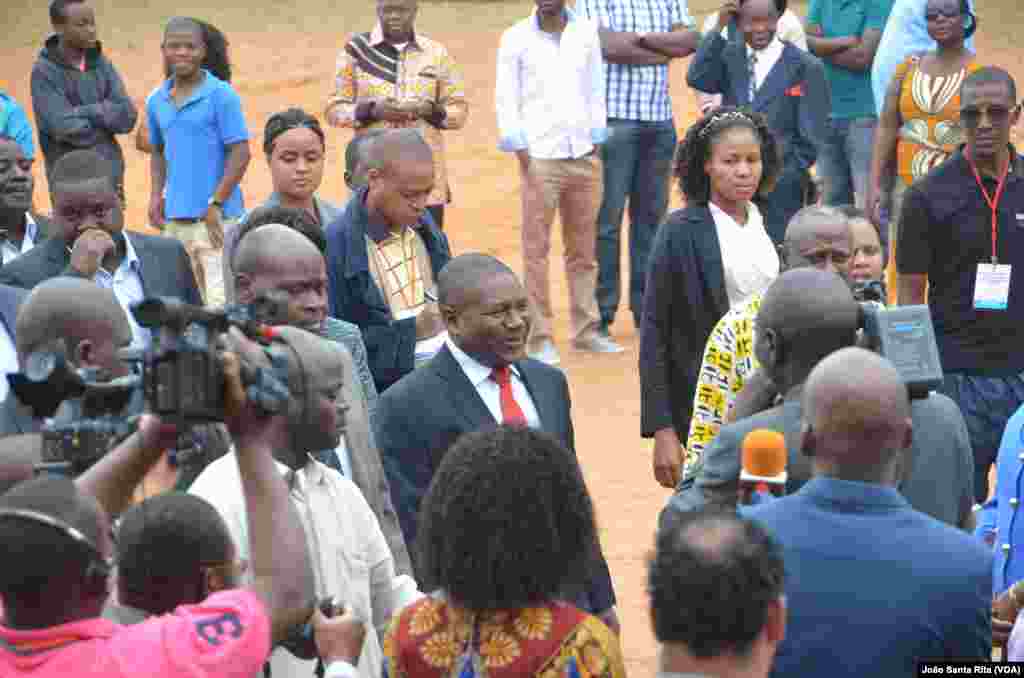 Filipe Nyusi chega à Escola Secundária da Polana em Maputo, para votar. Moçambique, 15 Outubro 2014