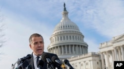 Hunter Biden frente al Capitolio en Washington el 13 de diciembre de 2023.