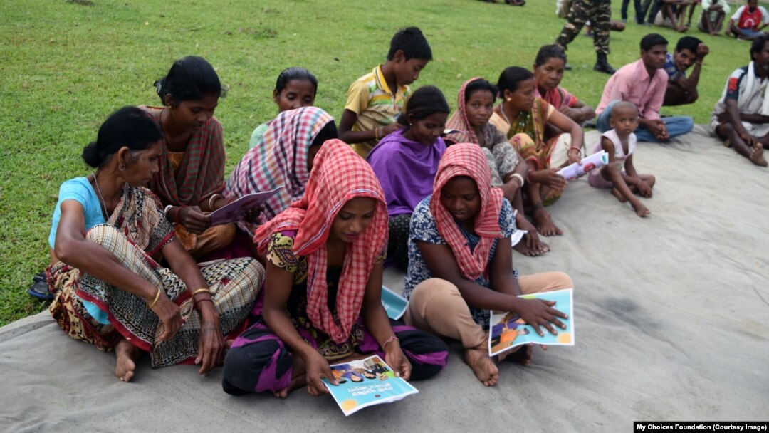 A Group of tribal tea garden workers in West Bengal, learning about the threat from traffickers. 