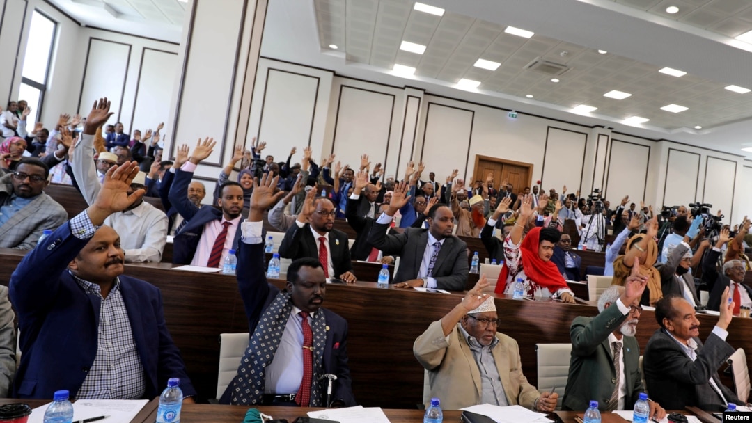 Wabunbge wa Somalia wapiga kura bungeni kwenye picha ya awali
