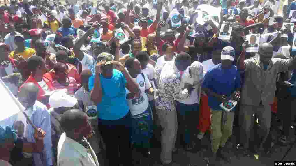 Daviz Simango em Xinanane, Distrito da Manhica, província de Maputo