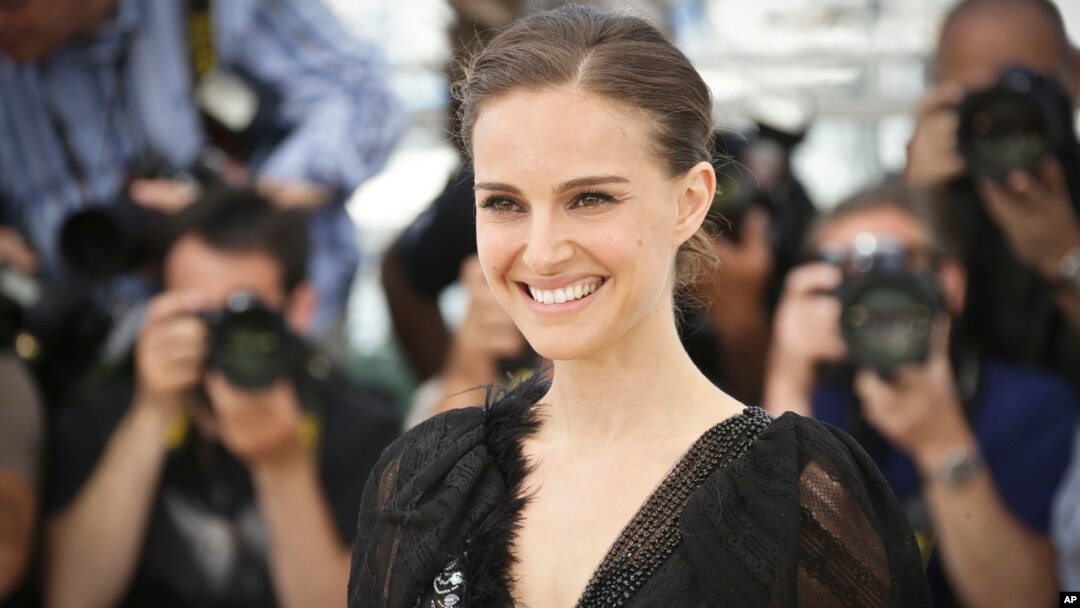 Natalie Portman poses for photographers at the photo call for the film A Tale of Love and Darkness, at the 68th international film festival, Cannes, southern France, May 17, 2015. 