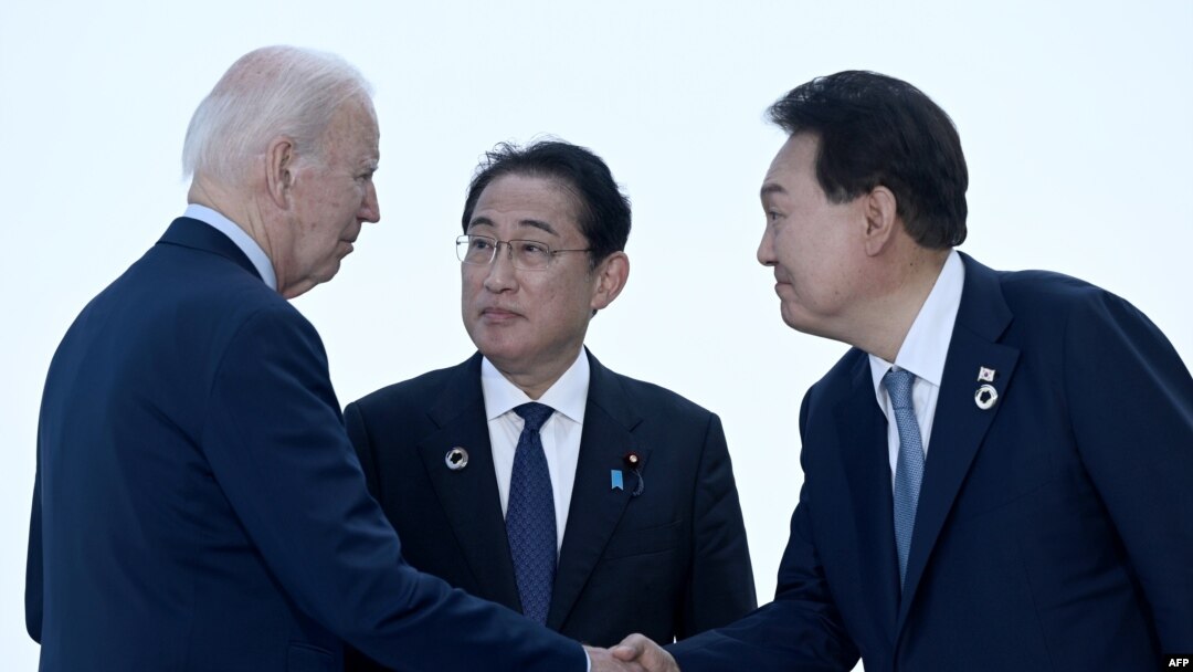 美日韓三國首腦2023年5月在日本出席七國首腦會議期間會面。 (法新社)