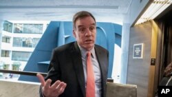 參議院情報委員會副主席、維吉尼亞州民主黨國會參議員沃納（Mark Warner）（2019年5月9日）