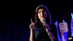 La candidata presidencial republicana y exembajadora ante la ONU Nikki Haley hace comentarios en un evento de campaña en Forth Worth, EEUU, el 4 de marzo de 2024.