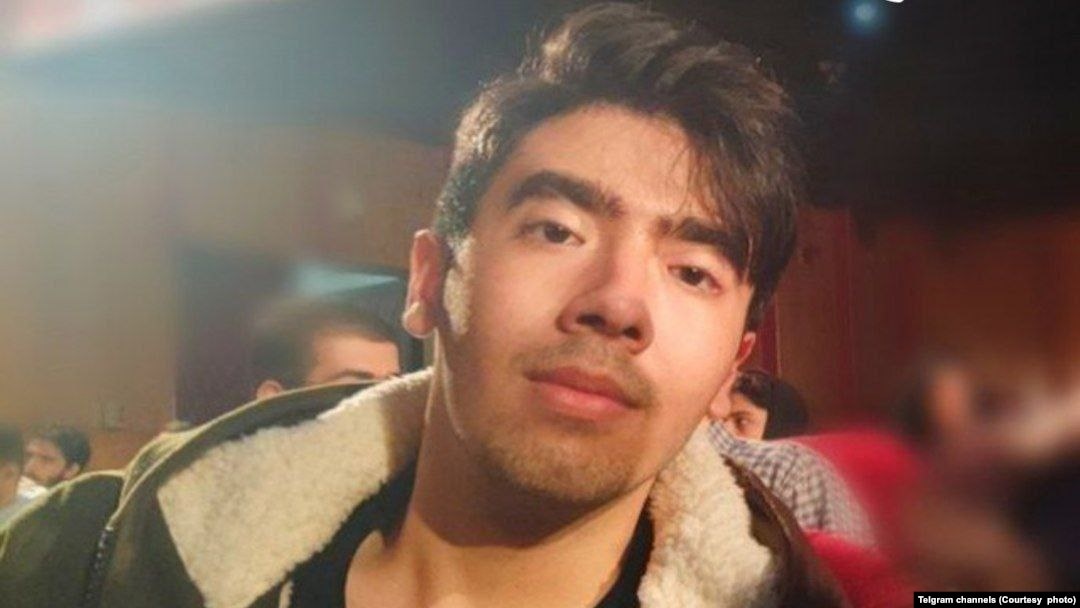علی‌محمد خالقی درمیان، دانشجوی ۱۹ ساله دانشگاه تهران که به دست سارقان کشته شد