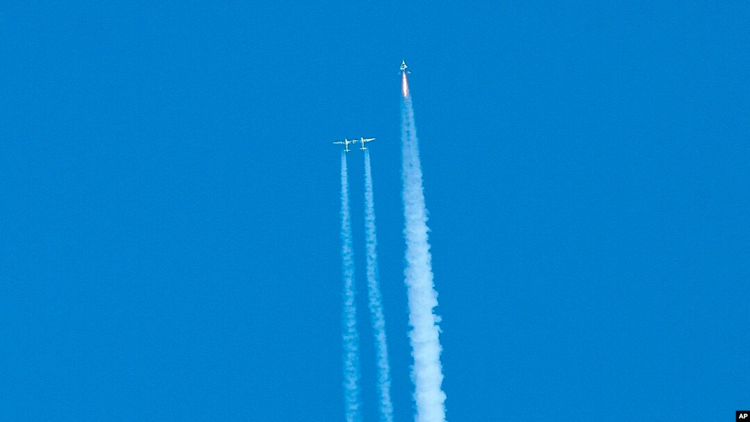 Virgin Galactic llega al espacio por primera vez durante su cuarto vuelo impulsado desde Mojave, California. La nave llamada VSS Unity alcanzó una altitud de 271.268 pies. 