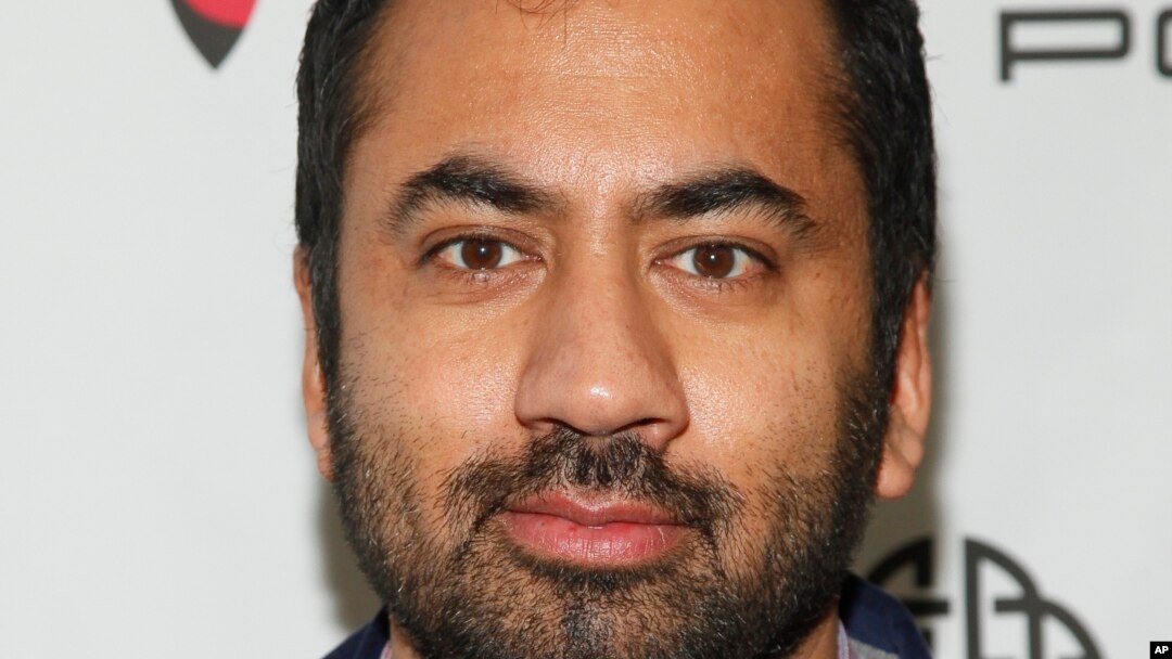 El actor Kal Penn es uno de los 16 miembros de la Comisión de Artes de la Casa Blanca que renunció en protesta por las declaraciones del presidente Donald Trump sobre Charlottesville.