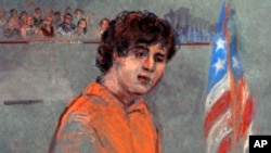 Dzhokhar Tsarnaev se declaró no culpable de las 30 acusaciones frente a la jueza Marianne Bowler.