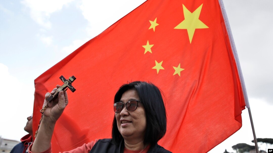 Chinese faithful attend Pope Francis weekly general audience in St. Peter's square at the Vatican, May 22, 2019. 