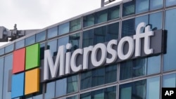 Microsoft ha venido promoviendo los ataques a servidores y computadoras zombies que plantan programas piratas para robar dinero o información.
