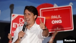 Waziri Mkuu wa Canada Justin Trudeau akiongea katika kampeni ya uchaguzi huko Winnipeg, Manitoba, Canada, Sept. 19, 2021. REUTERS/Carlos Osorio