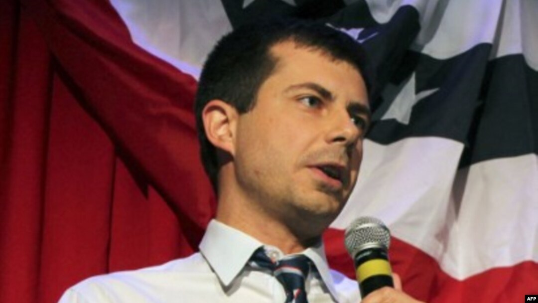 El alcalde de South Bend, Pete Buttigieg, dijo que se está lanzando al emergente campo demócrata del 2020, desafiando a Donald Trump, con el objetivo de convertirse en el primer candidato presidencial abiertamente gay.