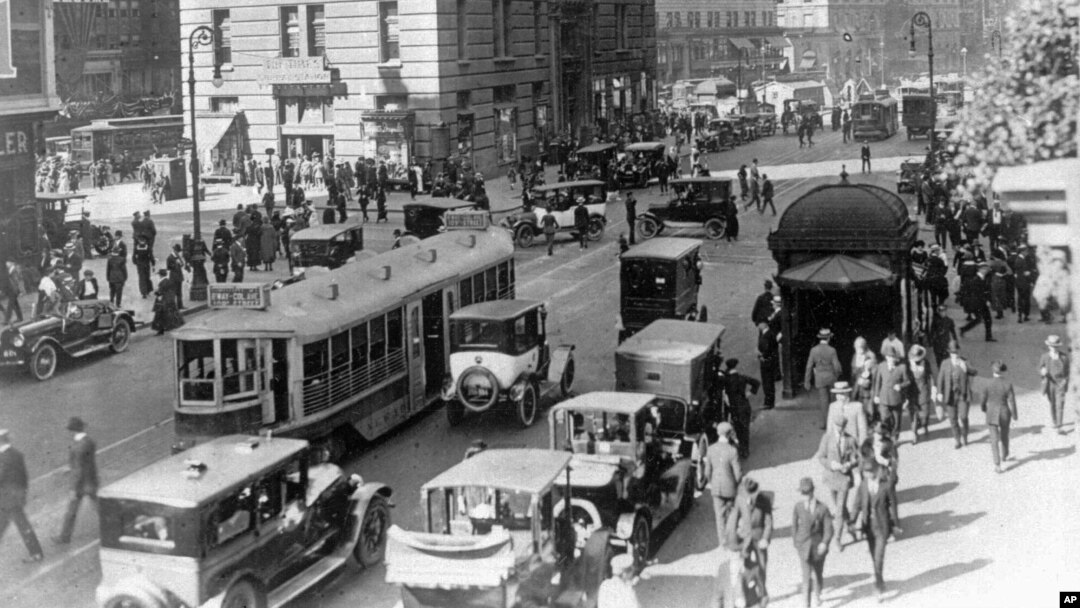 Times Square area near 42nd Street in New York City in the 1920s. Sounds from that era are now available online.