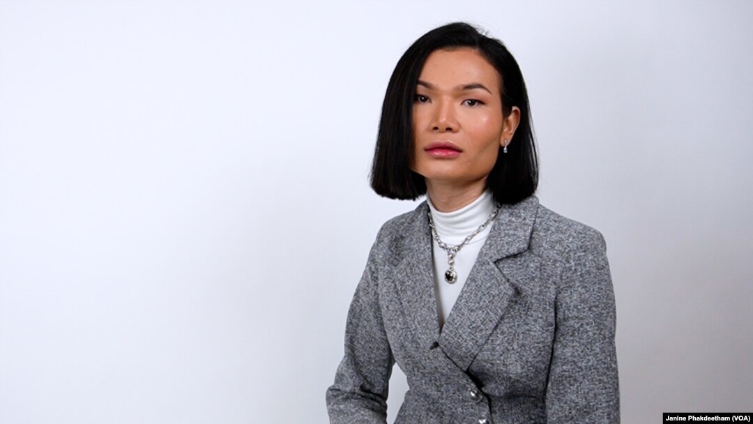 Mimi Tao, a Thai transgender model in New York City, posed during an interview with VOA. 
