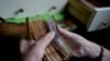 Con la inflación disparada, Argentina puso en circulación billetes de mayor denominación 